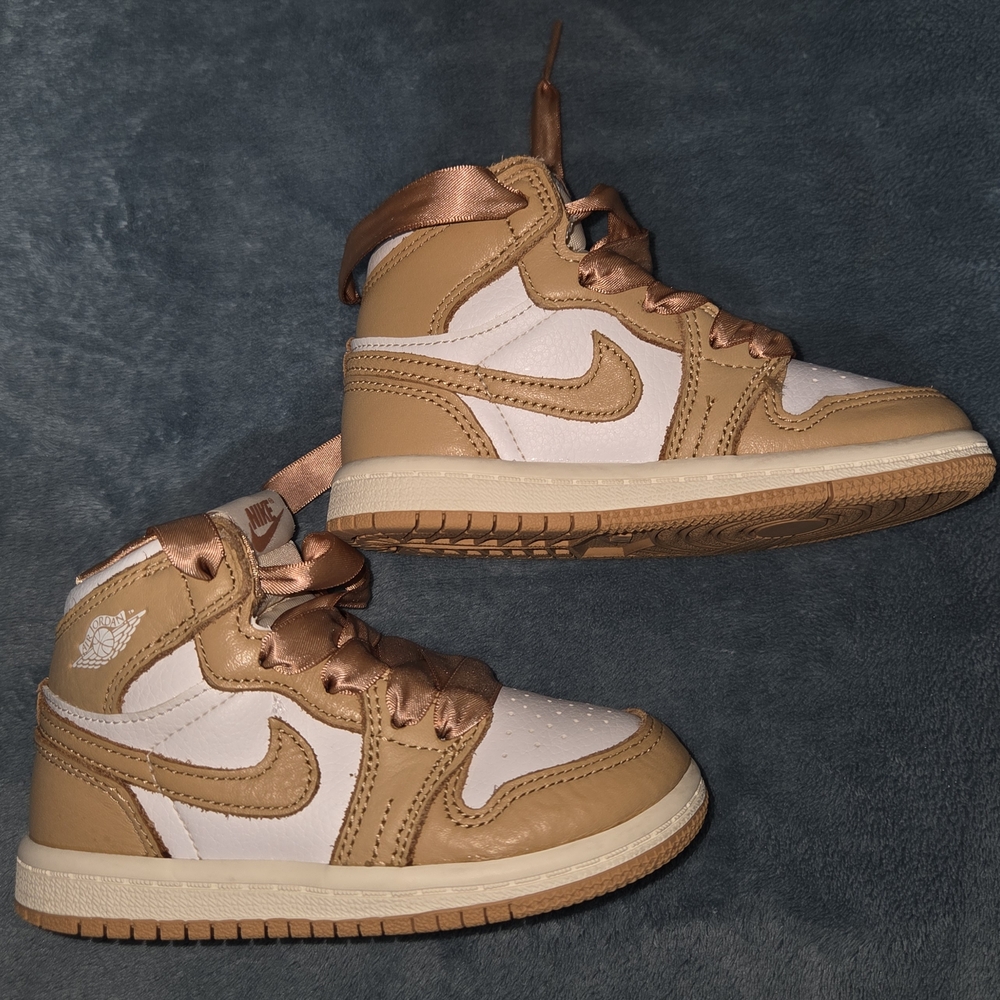 Toddler's Jordan 1 Retro High OG Praline/White-Sail Sneakers Size 8 Tan Used